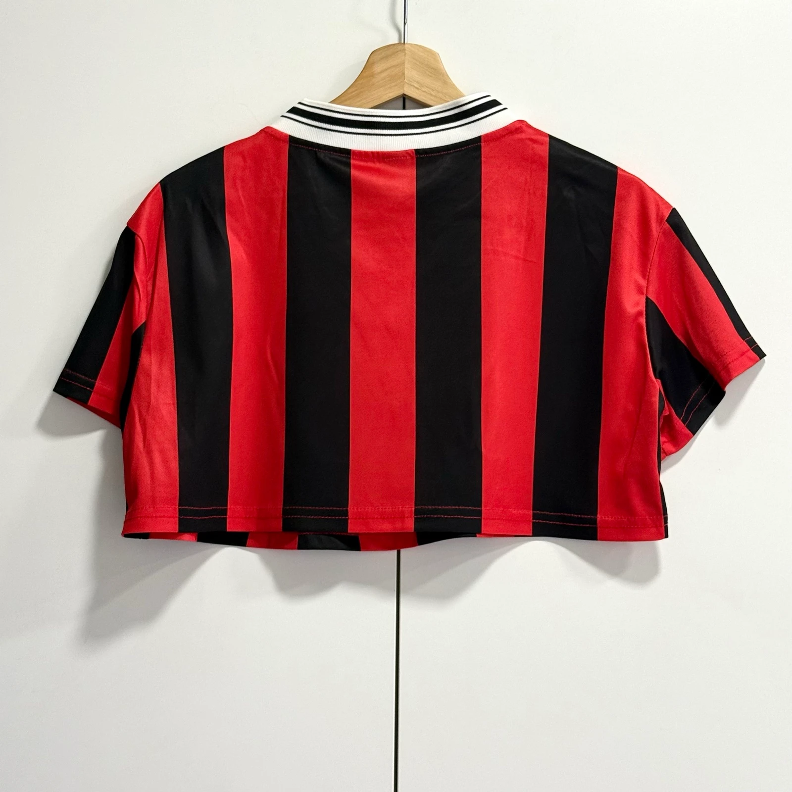 Crop top shirt in blokecore football style – photo 3